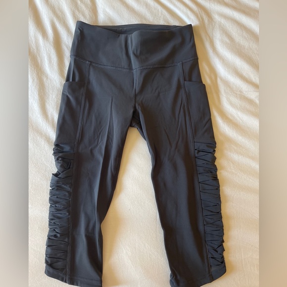 Lululemon gray cropped leggings - Picture 1 of 4